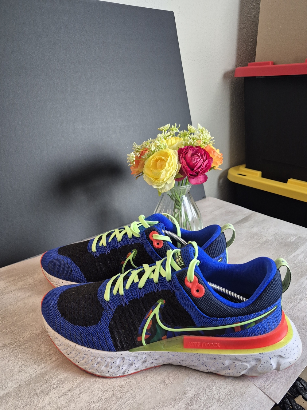Nike Mens Blue & Black Running Sneakers with Neon Accents Size 13